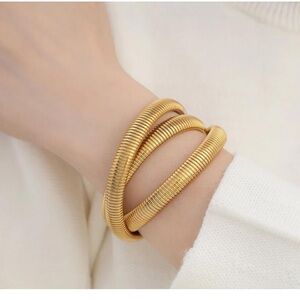Bracha Gold-Tone bracelet #23